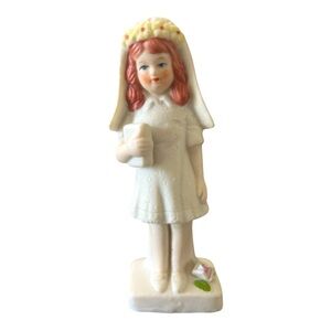 VINTAGE CERAMIC "LEGO" SMALL FIGURINE: GIRL'S COMMUNION